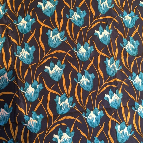 Ellen Tracy floral silk scarf - Picture 4 of 4